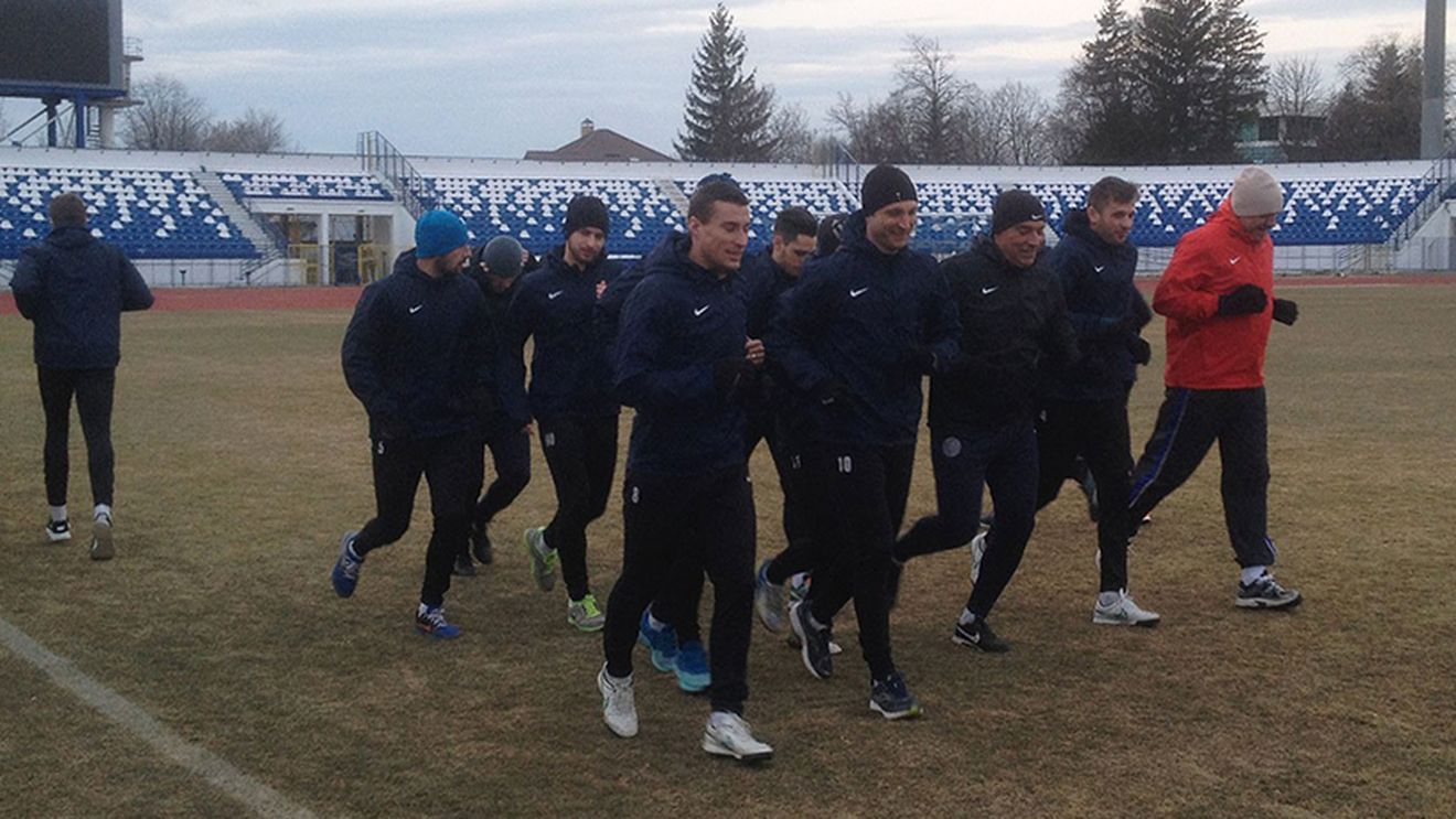 Poli Iași a avut 20 de jucători la reunire. Neagoe și Prunea visează la play-off, primarul pare să fi revenit la sentimente mai bune: "Interesul tuturor este să avem un club puternic de Liga 1 la Iași!"