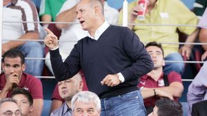 Reacție incredibilă a lui Copos cu Oțelul!** "Uite-l pe nea George, de ce o fi venit?" Patronul a ajuns de urgență la stadion: pe cine a băgat în ședință