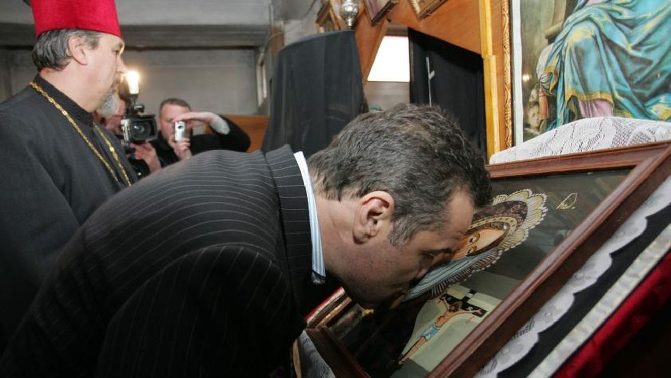 Becali: "De Paști plec la Ierusalim! Dacă vrea Dumnezeu, Dinamo pierde multe puncte!"**