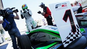 Marinescu mai are puțin până la duelul cu Vettel și Alonso!** Românul începe un sezon în Formula Renault 3.5, ultimul "hop" înainte de Formula 1