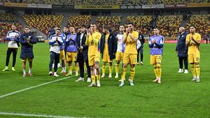 Continuă lupta pentru fotbalistul debutat de Mircea Lucescu la naționala României!