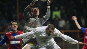 Cosmin Vîtcă a confirmat tratativele cu FCSB. Prima reacție a portarului | EXCLUSIV