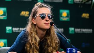 Imaginea zilei la turneul de la Indian Wells! Victoria Azarenka a surprins pe toată lumea la conferința de presă | FOTO