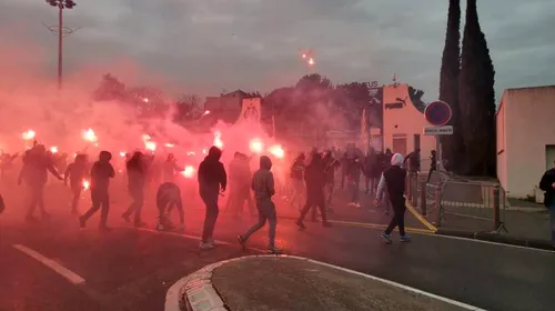 Scandal imens la Marseille! Fanii lui OM au făcut prăpăd și au fost arestați. Meciul cu Rennes nu se mai joacă după ce un jucător a fost bătut