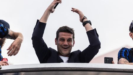 S-a aprobat! Cristi Chivu a fost numit cetățean de onoare al județului Caraș-Severin
