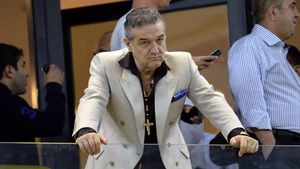 Gigi Becali îi răspunde lui Florin Tănase în cazul lui Claudiu Keșeru: „Eu fac lotul și el nu e în lot! Păi, face el?”