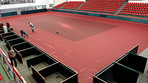 A scos lojele din sală!