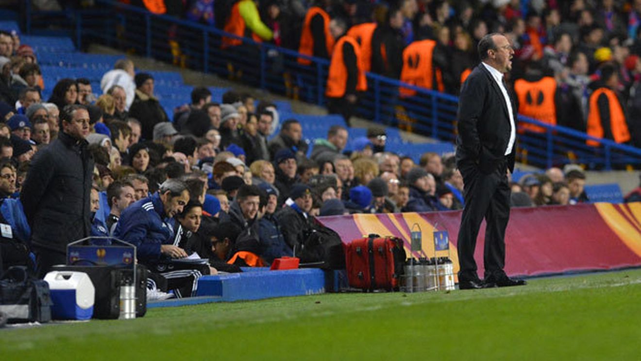 Ferguson l-a atacat pe Benitez:** "Să stea în fața mea dacă vrea să-l salut!" Cine din delegația Stelei a evitat prompt "scandalul" după meciul cu Chelsea :)