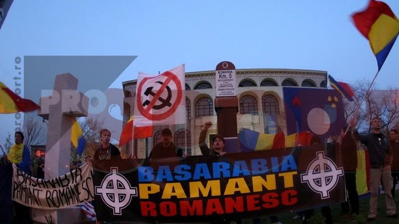 FOTO** Peste 1000 de oameni la mitingul de solidarizare cu protestatarii din Moldova