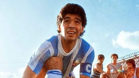 Maradona ar fi împlinit 63 de ani. Un rapidist a achiziționat, în urmă cu o lună, un tricou istoric al lui El Pibe de Oro. Piesă de muzeu. „Singurul care mai avea așa ceva era Gică Hagi, însă nu-l mai găsește, nu-l mai are” | FOTO VIDEO EXCLUSIV