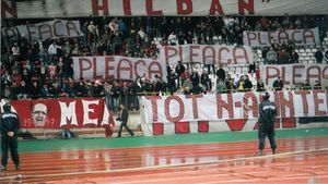 Peluza Cătălin Hîldan, reacție nimicitoare după ce Dinamo s-a făcut de râs în prima repriză cu Poli Iași! "Mizeriile astea"