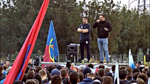 EXCLUSIV | Cine sunt "oamenii cu bani" care vor să-l scoată pe Becali de la Steaua. Membri ai organizației Rotary Club vor fi acționari la societatea înființată în numele suporterilor 