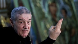 Revoluția FCSB, metoda Gigi Becali. Lista completă a fotbaliștilor pe care patronul îi „curăță” din lot