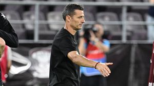 Costel Gâlcă a dat Rapid în judecată! Câți bani îi datorează Dan Șucu