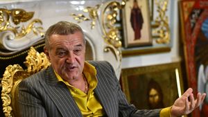 Gigi Becali l-a devastat pe fotbalistul FCSB și l-a poreclit „Na-ți-o ție, dă-mi-o mie”