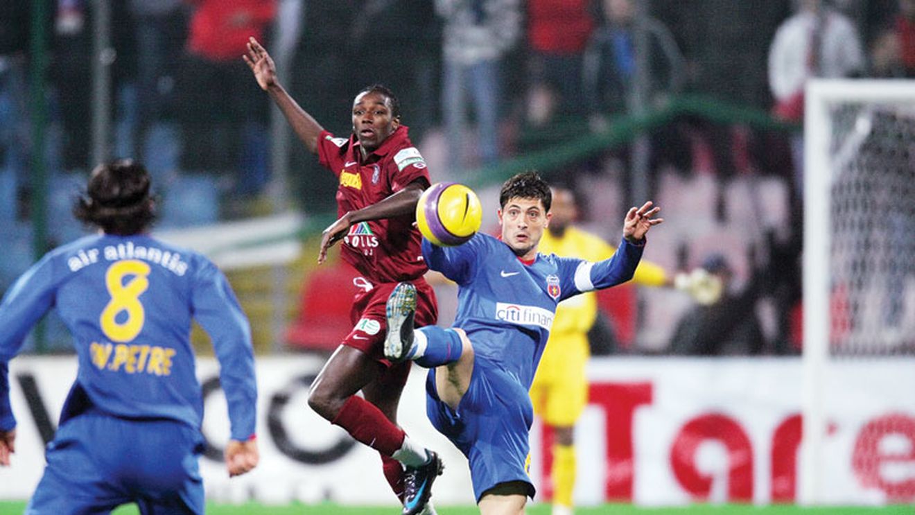 Experimentul importului de spanioli la Dinamo nu este singular! Care au fost cele mai mari colonii din fotbalul românesc | ANALIZĂ