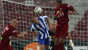 Rednic, "mână de fier"! După ce l-a exclus din lot pe Kapetanos, "Puriul" a renunțat la Ronny și Edimar!