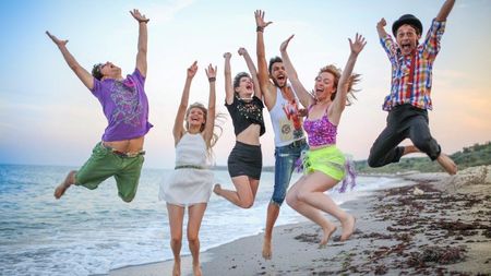 Regizoarea Cristina Iacob, Andreea Esca, Loredana - la premiera de gală a comediei "#Selfie", joi, la Cinema PRO