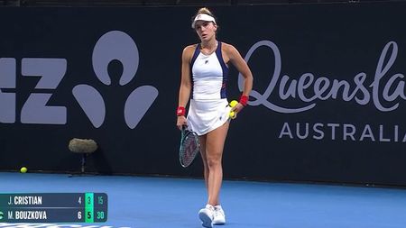 Jaqueline Cristian și-a schimbat sponsorul tehnic, dar noul echipament nu i-a purtat noroc la Brisbane! Înfrângere usturătoare în primul tur. FOTO