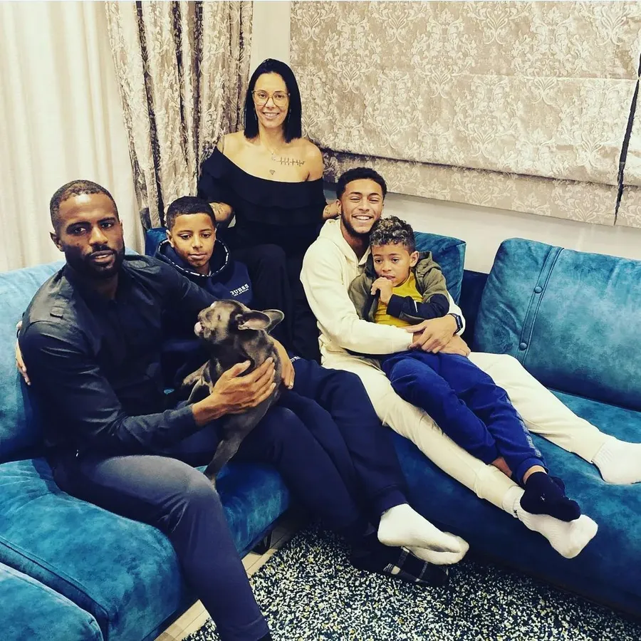 Fernando și Andreia Varela, alături de cei trei fii ai cuplului