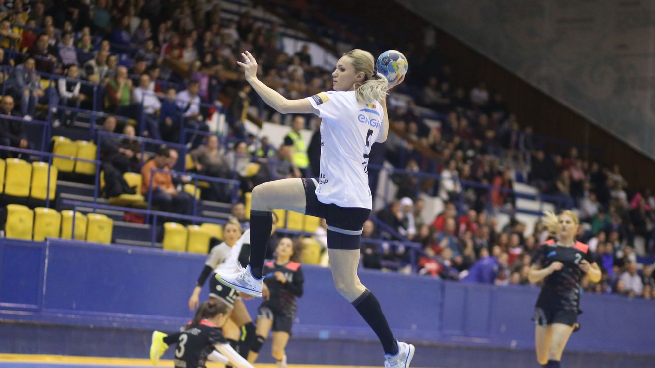 Și o înfrângere poate fi un vis frumos. Vedetele de la CSM București au făcut o baie de mulțime la Timișoara, după victoria din Cupa României cu Universitatea. Rezultatele din cadrul optimilor de finală ale întrecerii