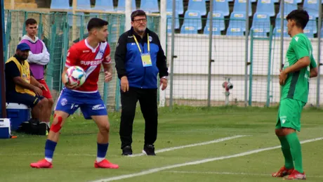 Cristi Pustai a luat un fotbalist la ochi după succesul cu CSC Dumbrăvița. Antrenorul Gloriei Buzău l-a avertizat public: ”E o eroare repetată. Va învăța ceva, sper, pentru că e a doua oară. Sper să n-o mai facă a treia oară”
