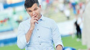 Rapidiștii, băgați în ședință de Sabău:** "Vom avea o discuție! Trebuie să o luăm de la capăt!" Pe ce dă vina pentru coșmarul din Olanda