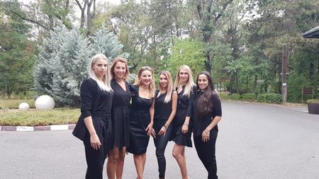 Echipa națională de tenis de masă a României a sărbătorit câștigarea celui de-al doilea titlu european consecutiv. FOTO