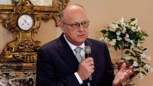 Dan Şucu a schimbat antrenorul. A numit un argentinian