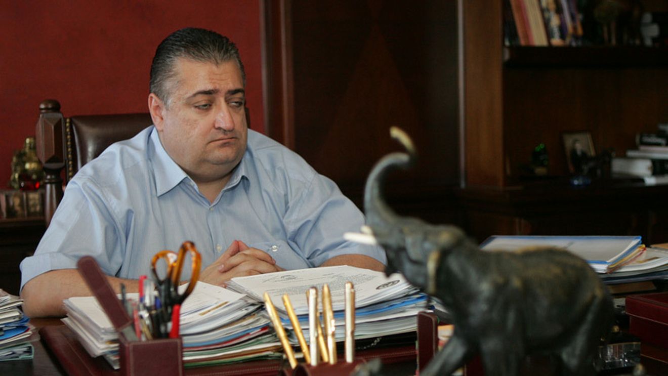 Atac la Iancu:** "Tot ce face e să mănânce și să vorbească"