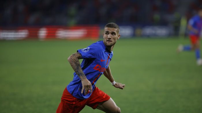 Primele imagini cu „tancul” lui Gigi Becali la debut! Daniel Bîrligea, noul număr 9 al campioanei, titular în FCSB - Petrolul Ploiești