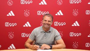 Gică Hagi, scos din schemă. Ajax și-a prezentat oficial noul antrenor