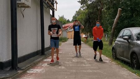 VIDEO | Rapidiștii au fost testați împotriva virusului SARS-CoV-2 și așteaptă rezultatele pentru a intra în cantonament. Ce spune Victor Angelescu despre posibilitatea opririi competiției din cauza descoperirii unui caz de infectare