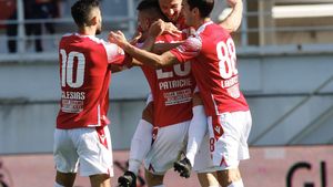 Dinamo, victorie la limită, joc neconvingător, dar Ovidiu Burcă scoate în evidență esențialul: ”Am întâlnit o echipă care se apără bine”. Analiza succesului cu Ripensia