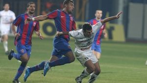 I-l "fură" Copos Stelei?** Șumudică: "Moraes mă sună, vrea la Rapid!"