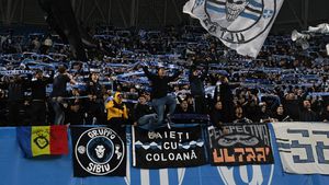 Universitatea Craiova va fi încurajată de un număr-record de suporteri la meciul din Austria cu Rapid Viena. EXCLUSIV