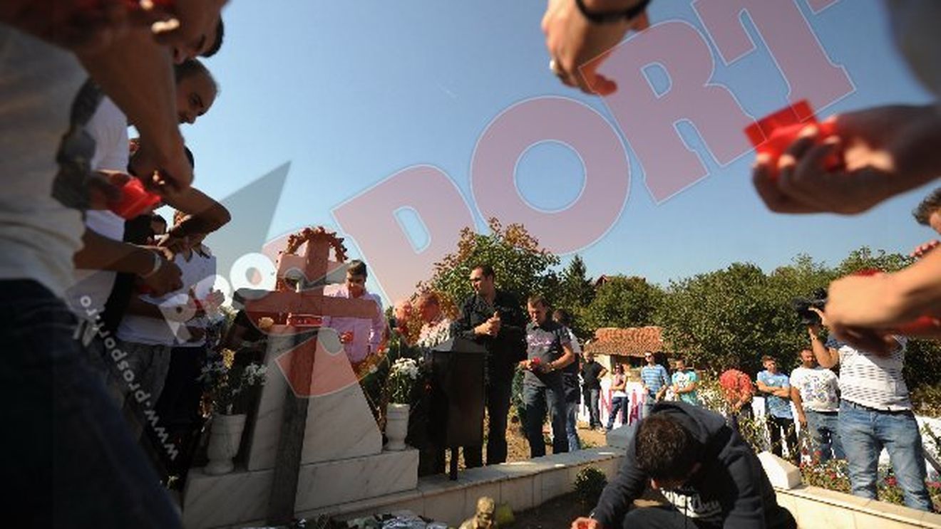 FOTO 11 ani fără Unicul Căpitan!** Dinamoviștii l-au comemorat azi pe Cătălin Hîldan