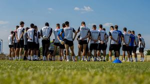 A semnat după ce a bătut palma cu Gigi Becali, iar acum a ajuns în cantonamentul FCSB! Primele imagini din Olanda cu internaționalul român