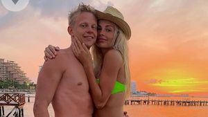 Ce a spus Pep Guardiola despre frumoasa soție a unuia dintre jucătorii săi! Tânăra a dezvăluit totul | GALERIE FOTO