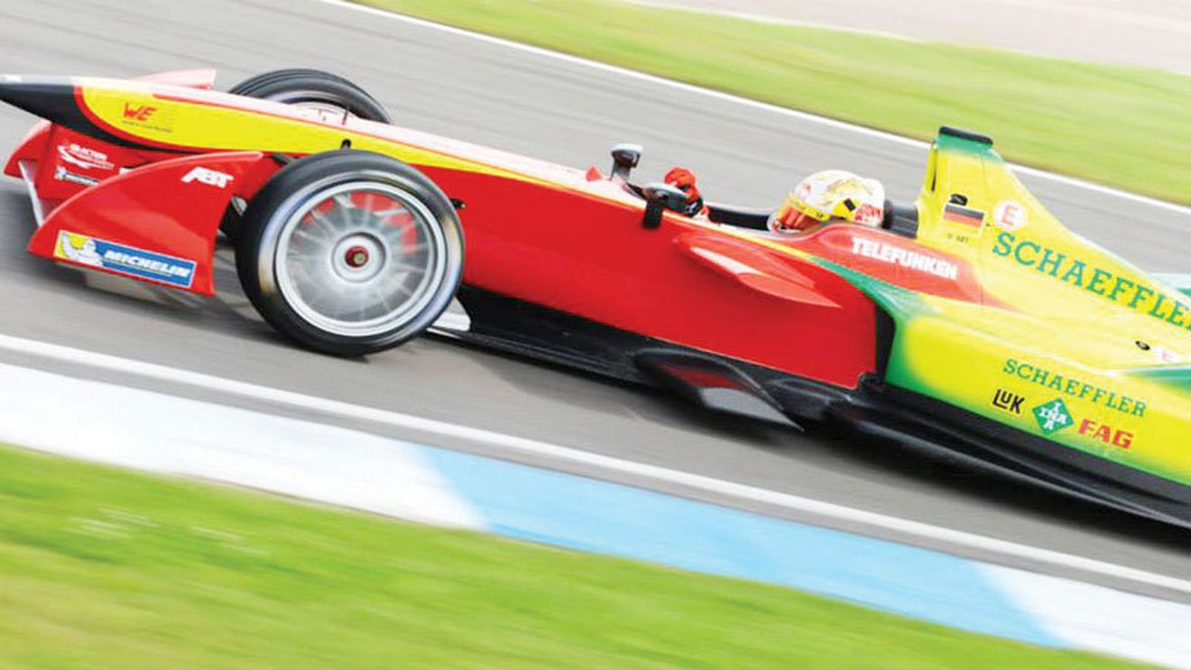 Formula E: economie, ecologie, energie regenerabilă. Esența curselor de monoposturi este redefinită. Sportul în care fanii chiar pot decide victoriile