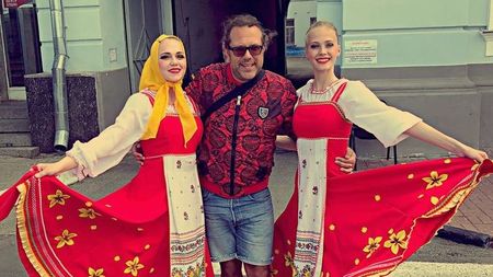 Cel mai nebun rus. A fentat FIFA și asistă la 25 de meciuri la Cupa Mondială! Suma incredibil de mică pe care o dă pe bilete: "Am încercat să îmi iau un scaun cu rotile, să intru pe locurile speciale"