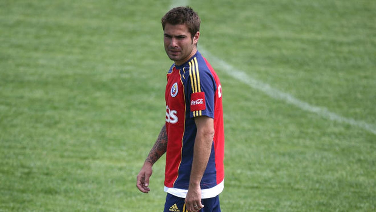 Mutu, înțeles de toată lumea pentru lipsa de formă:** "Cesena ar trebui să se adapteze la el! E ca un pictor nevoit să poarte coif de zugrav"