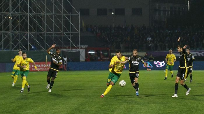 Dinamo bate Foresta la scor, 4-0, dar descătușarea a venit pe final! ”Câinii” lui Uhrin obțin biletele pentru sferturile Cupei României