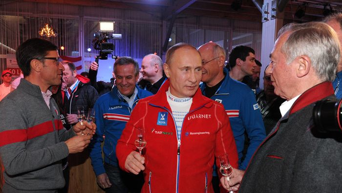 Vladimir Putin a îmbrățișat o sportivă olandeză declarată lesbiană
