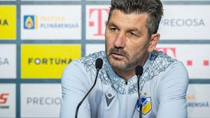 Avertisment pentru Marinos Ouzounidis, după venirea la Universitatea Craiova: „Peste noapte este complicat!”. Ce îl așteaptă în Bănie