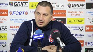 Cum a încercat Costel Enache să-l repună pe picioare pe Moruțan: "A avut și dezamăgirea de la Botoșani, dar și ratarea calificării"