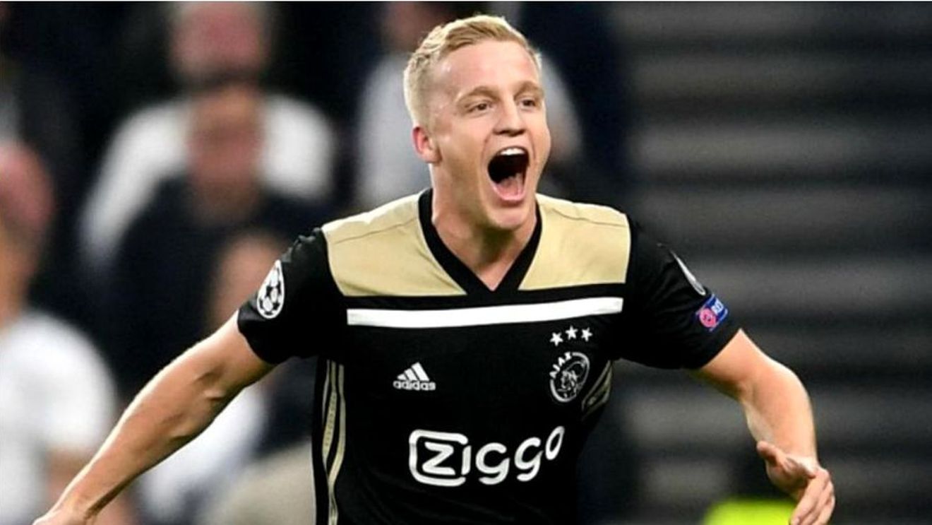 Suma uriașă pe care vrea s-o ofere Real Madrid olandezilor de la Ajax Amsterdam pentru Donny Van de Beek. Când ar putea avea loc transferul