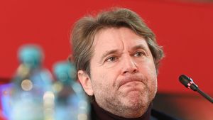 Florin Răducioiu îi face praf tactica lui Mirel Rădoi: „Nu mă entuziasmează! Nu-mi place!”