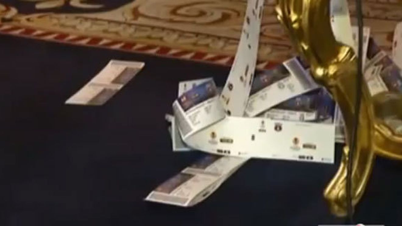 The Guardian scrie despre umilința la care au fost supuse gloriile Stelei de Becali:** "Vreți bilete? Luați-le de aici!"