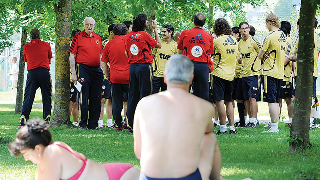 Spaniolii, „spionați" de turiști